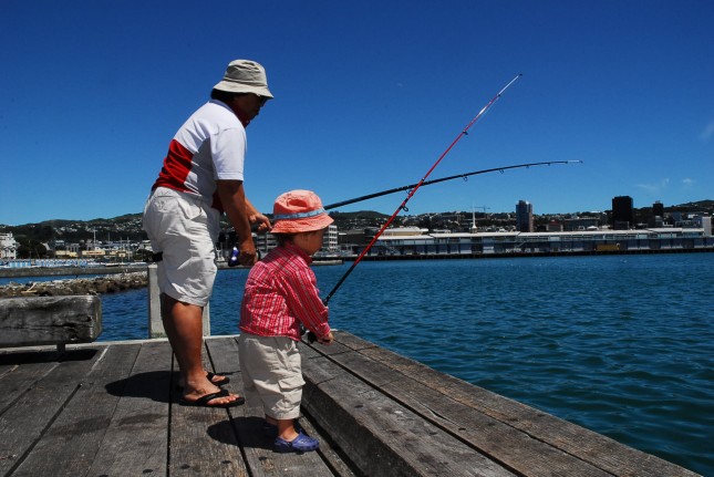DSC_0416 maori child fishing with grandad