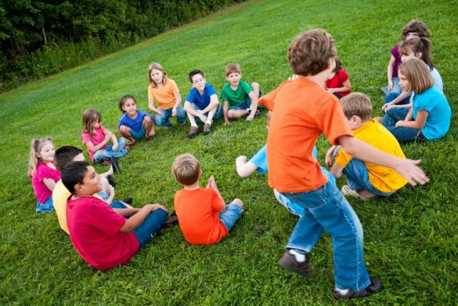 Birthday Party games for 5-6-7 year olds-Duck duck goose
