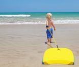 summer-holiday-kids-at-beach