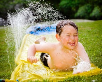 Outdoor water party games