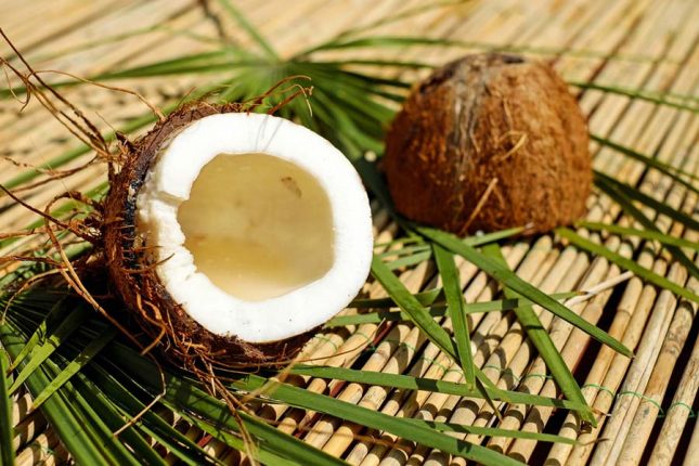 Amazeballs bliss balls - coconut