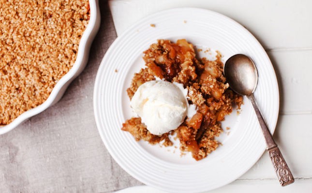 Apple and Persimmon Crumble