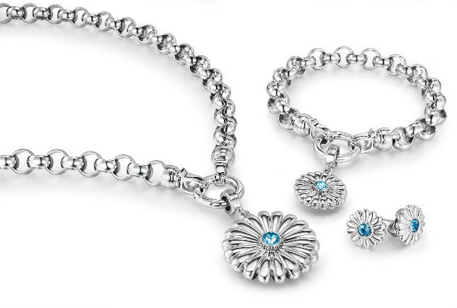 Kagi Hope Daisy stud earrings