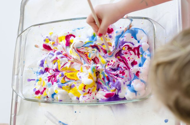 marbling-effect-with-shaving-cream