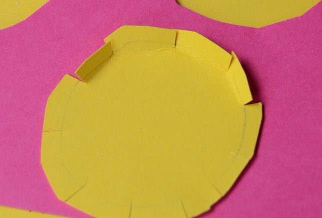 toilet-roll-craft-paper-flower-circle