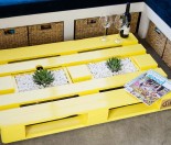 DIY-Pallet-Coffee-Table-with Planter Box
