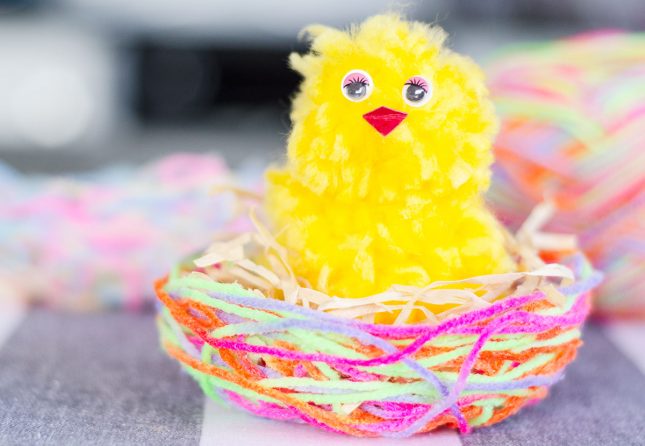 DIY wool basket with Easter pompom chicken