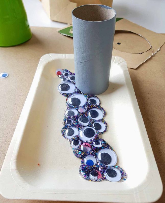 Make a toilet roll haunted tower scene eyes