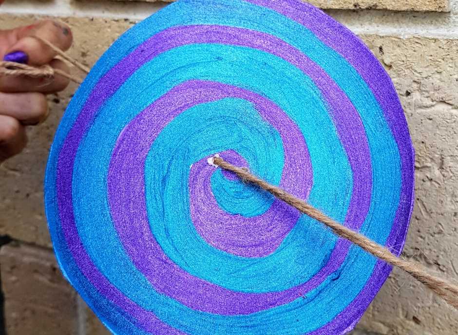 How to Make a Paper Plate Spinner Toy Kiwi Families