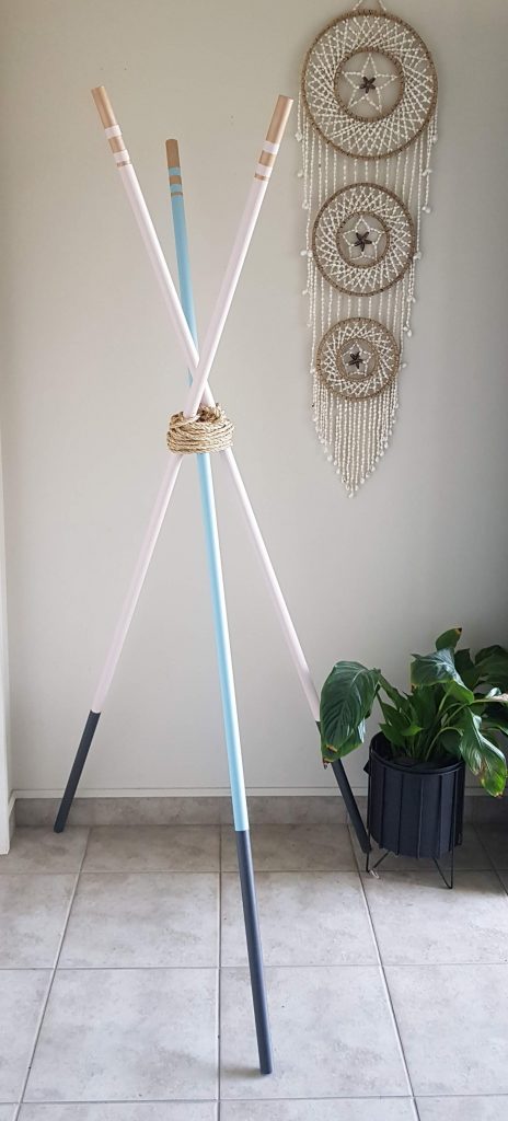 Teepee hat stand