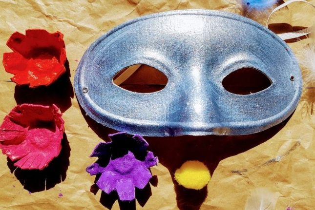 Make Your Own mask flowers