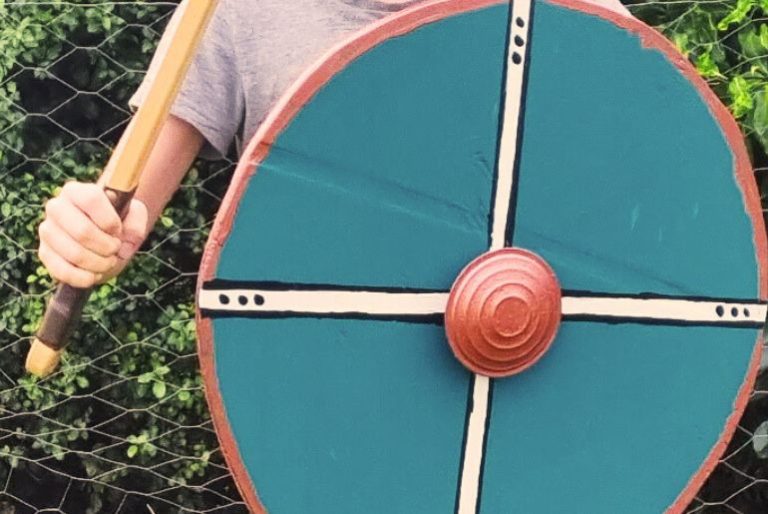 DIY Viking Shield Craft DIY VIking Shield-cover