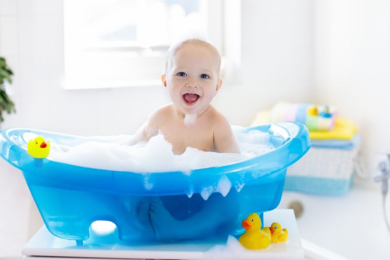 All You Need for Newborn - Baby Essentials Checklist-Bathing time